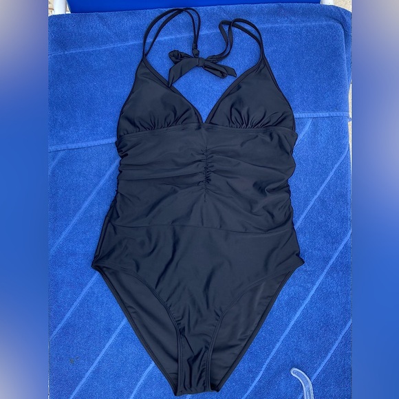 Fashion Nova Halter One Piece Swimsuit Black New - Picture 2 of 11